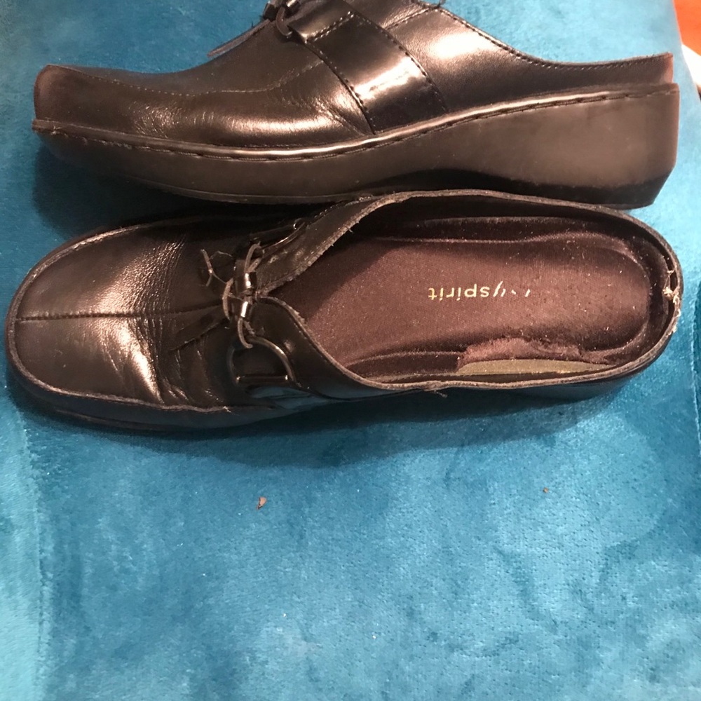 Easy Spirit Clogs